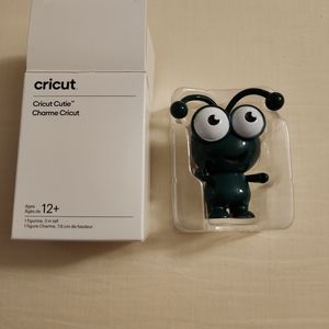 Cricut Cutie Emerald (Dark green), new in box